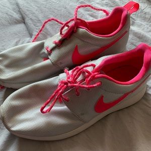 Women’s free run sneakers